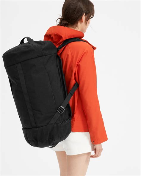 Everlane + The Mover Pack .